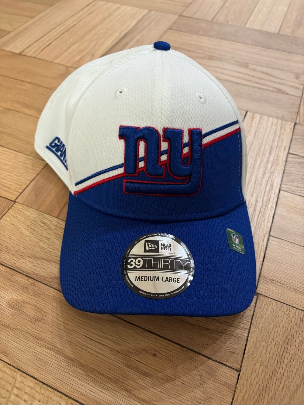 NEW YORK N.Y. GIANTS NFL New Era Hat 39THIRTY 2023 Sideline Cap Flex Fit M/L